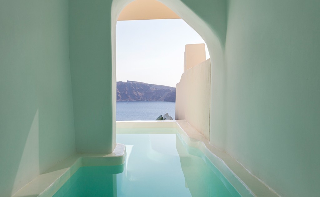 Canaves-Oia-River-Cave-Pool-Suite