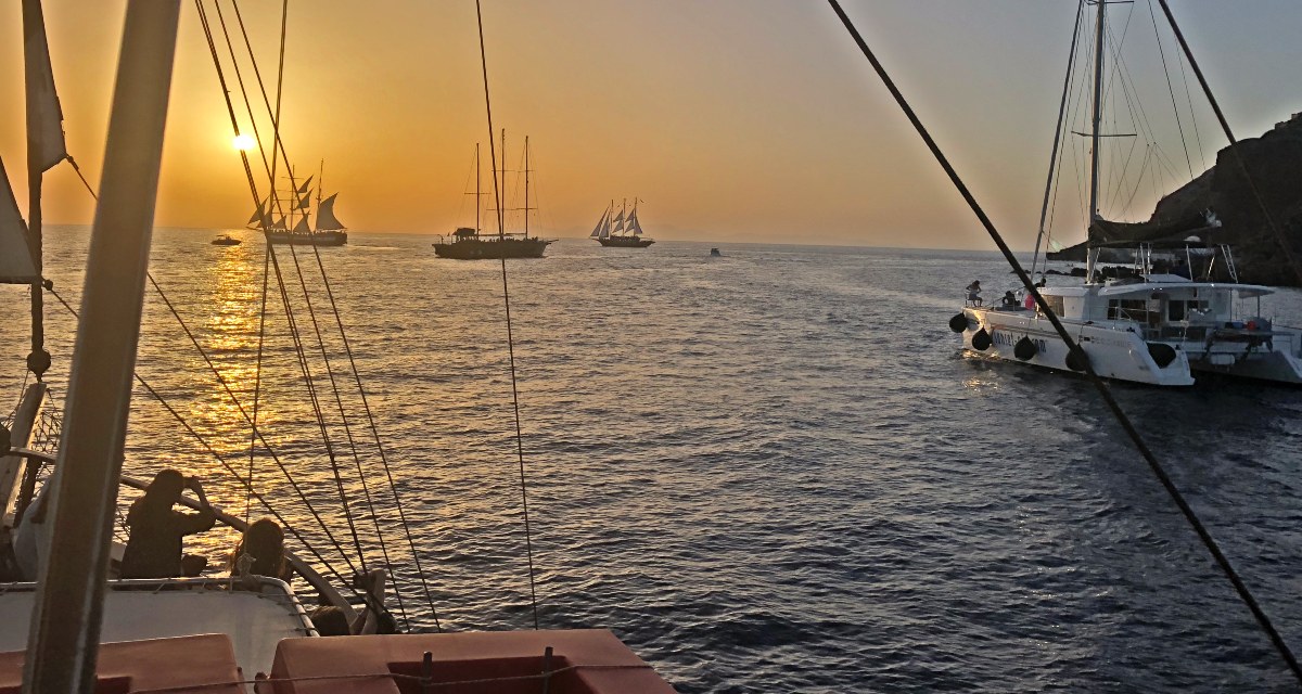 6 Best Santorini Greece Boat Tours