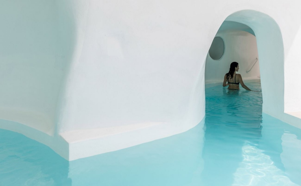 aspaki-luxury-cave-hotel-pool-villas